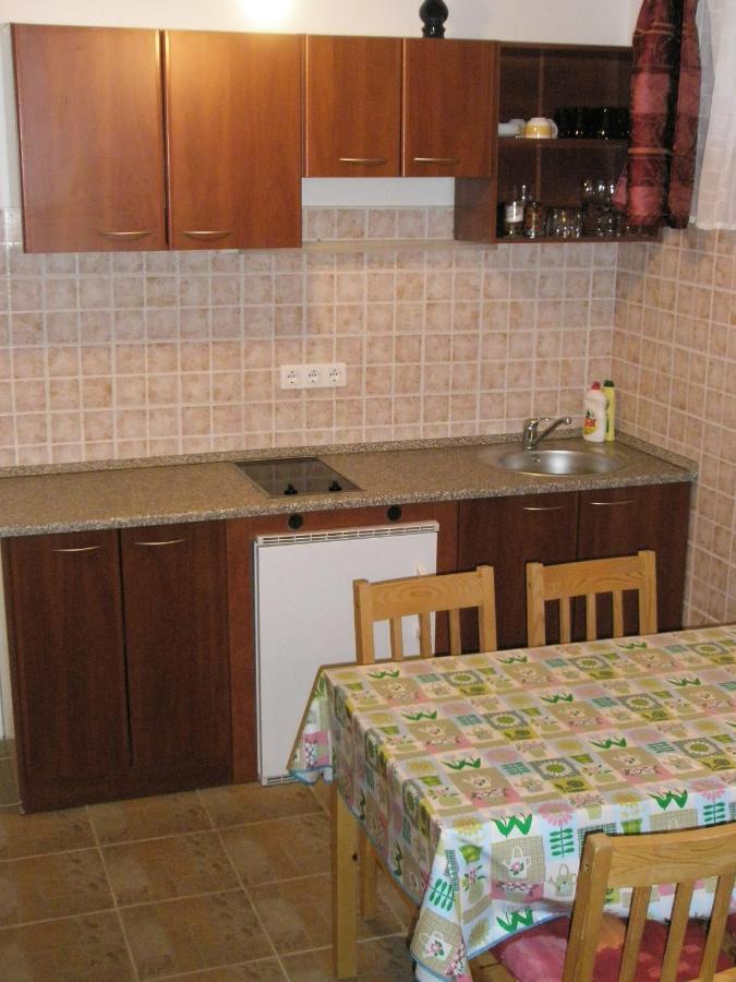 Anna Villa Balatonlelle Luaran gambar