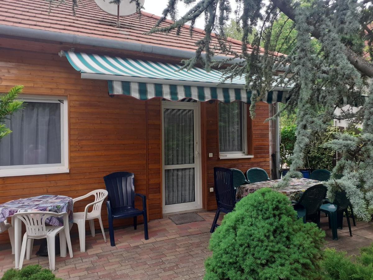Anna Villa Balatonlelle Luaran gambar